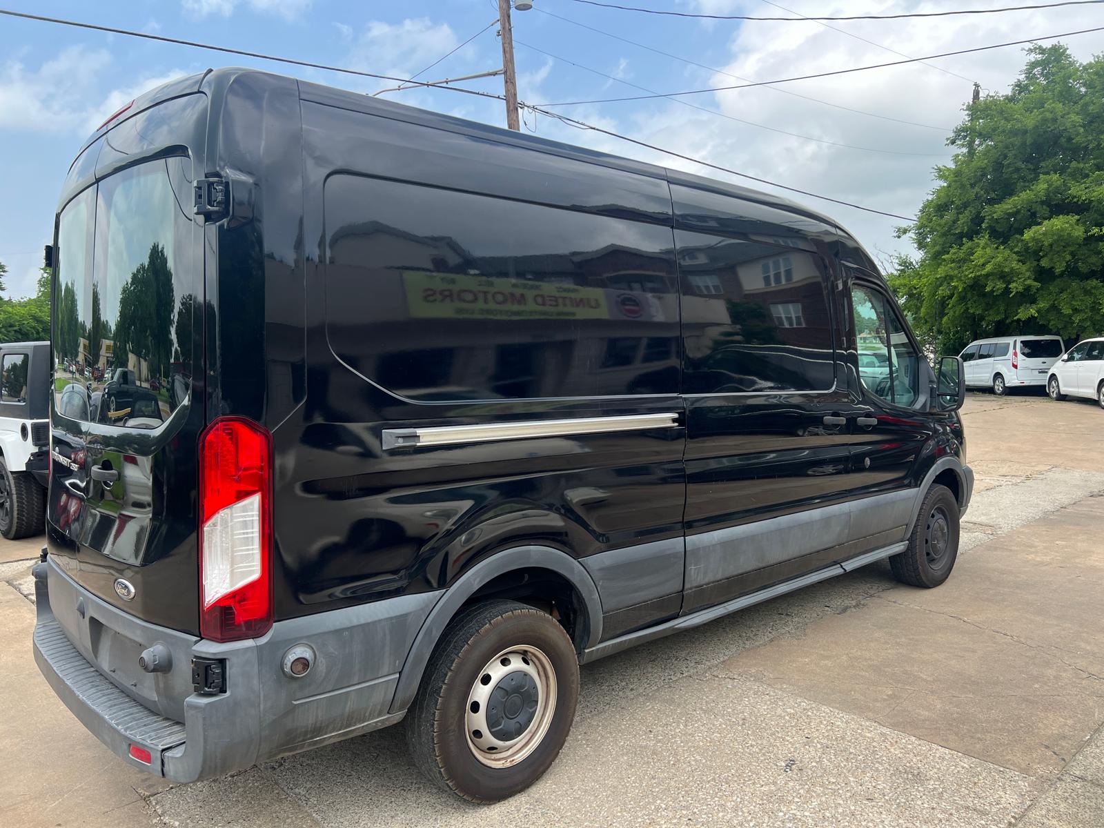 2016 Ford Transit Base - Photo 3