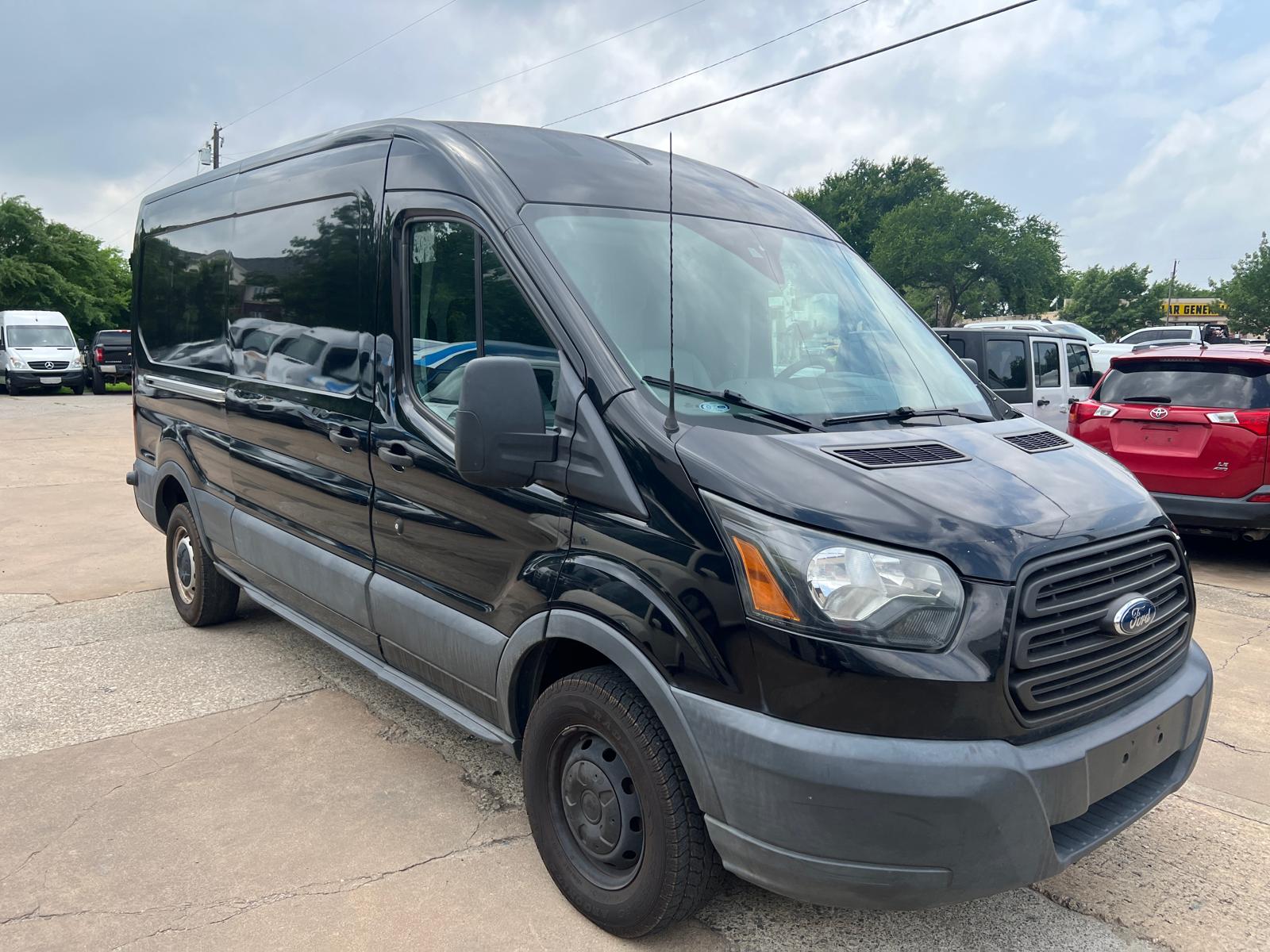 2016 Ford Transit Base's photo