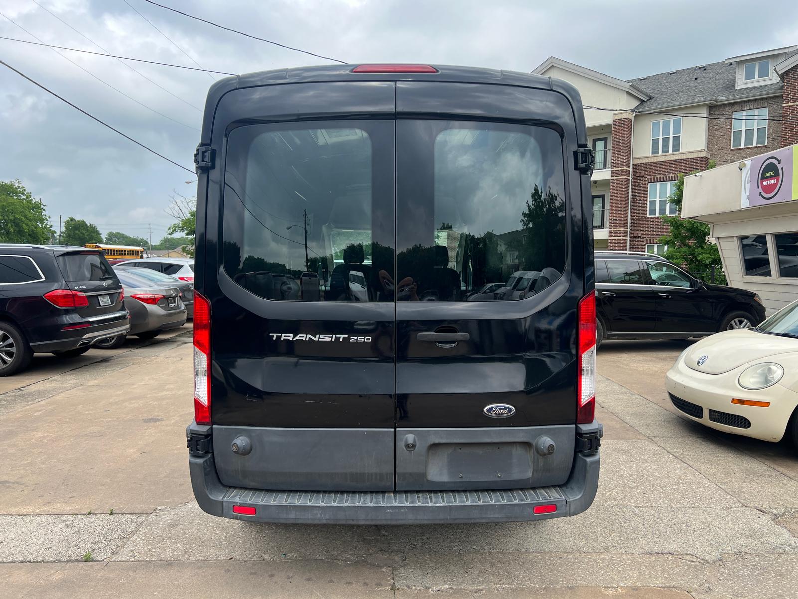 2016 Ford Transit Base - Photo 8