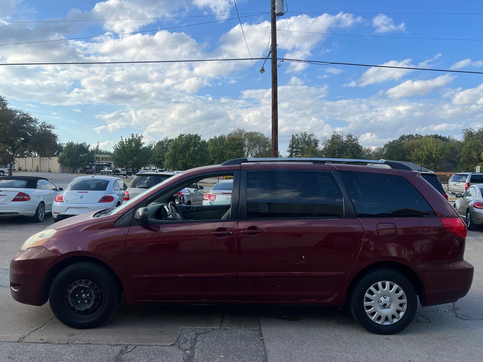 2008 Toyota Sienna LE's photo
